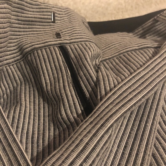 Banana Republic Flare Pants 🖤🤍 - Picture 3 of 5